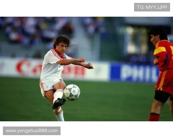 足球巨星的传奇人生：从草根到巅峰的奋斗故事与荣耀时刻